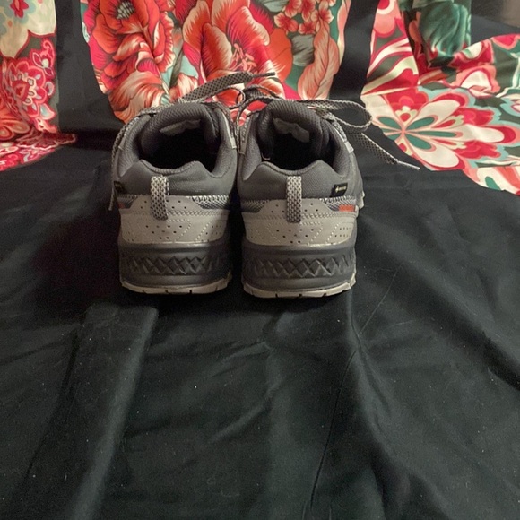 ?SAUCONY TRAIL?size 10?H-2